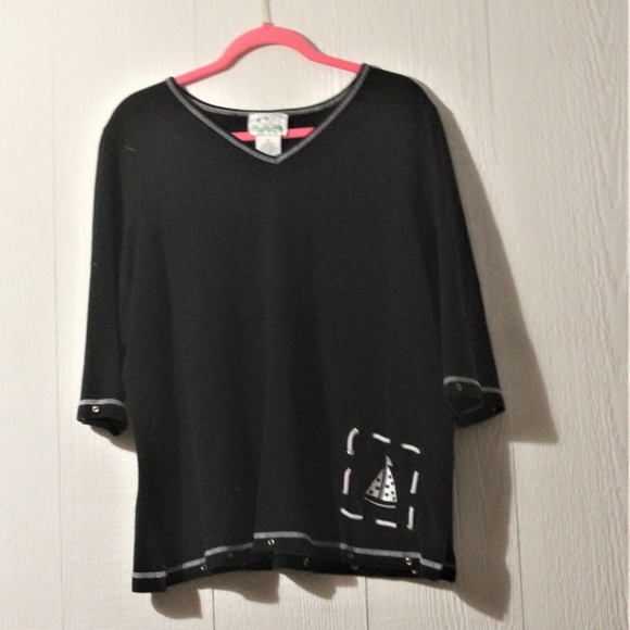 BLACK TOP WITH WHITE SAILBOAT & LONG SKIRT - Picture 2 of 7